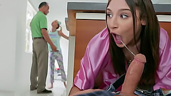 Abella Danger Dalam Threesome Panas Di Rumah Orang Tua