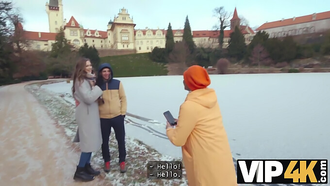 Piękna Żona Uwodzi Przyjaciela Męża Na Gorące Trójkątne Pieprzenie.