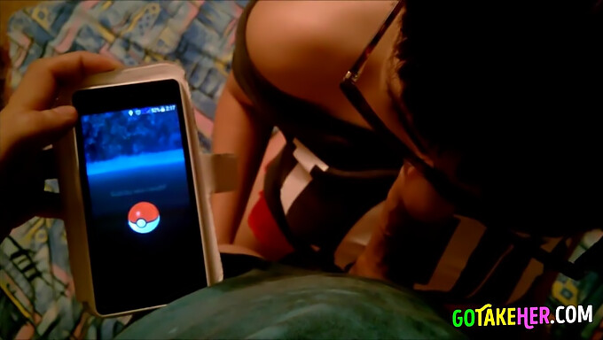 「pokemon Go: Amateur Teen Gives A Blowjob And Gets A Cumshot」