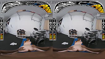 Busige Schönheit Bess Breast In Heißer Interracial-Szene Mit Bbc In Vr-Porno.