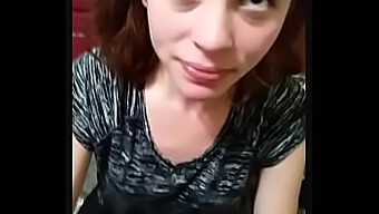 Manitasını Oral Ve Yüz Seksiyle Tatmin Eden Bir Adamın Pov Videosu