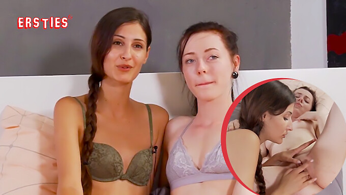 Dos Chicas Exploran Los Cuerpos De La Otra Con Amor Compartido Por Los Juguetes.