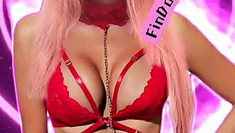 Blonde À Gros Seins En Lingerie Bdsm