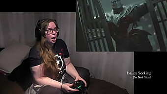 Tetovaná Bdsm Kráska Sa Hrá S Veľkými Prsiami V Resident Evil 2